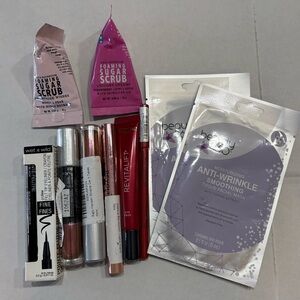 Beauty Bundle - 8 pieces, makeup and face items, screenshots shown for retail